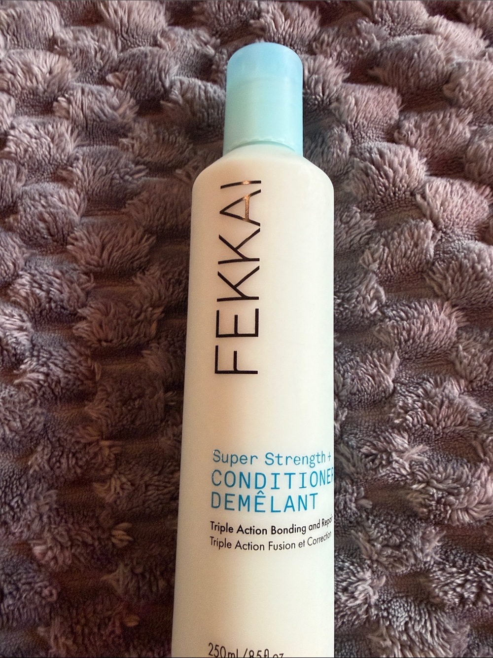FEKKAI Super Strength Conditioner - White with Light Blue Cap